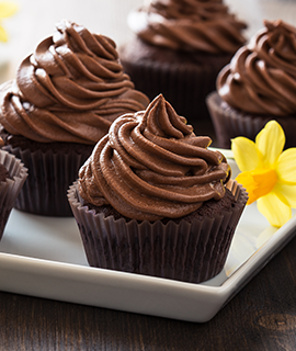 Prepare Cupcakes de Chocolate e presenteie os amigos