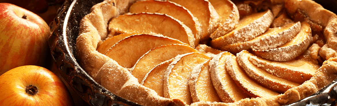 Prepare uma tradicional torta de maçã para sua família