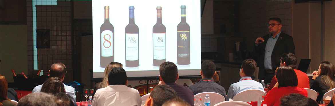 Curso com Sommelier: aprendendo um pouco mais sobre o mundo dos vinhos